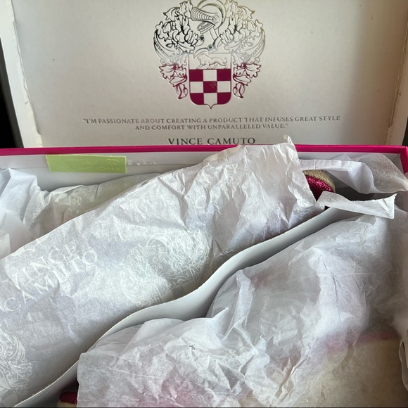 Vince Camuto Adalina Metal Rivets Glitter Wedges Size 3M - Picture 2 of 9